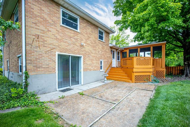 702 W Sharon Road, Forest Park, OH 45240