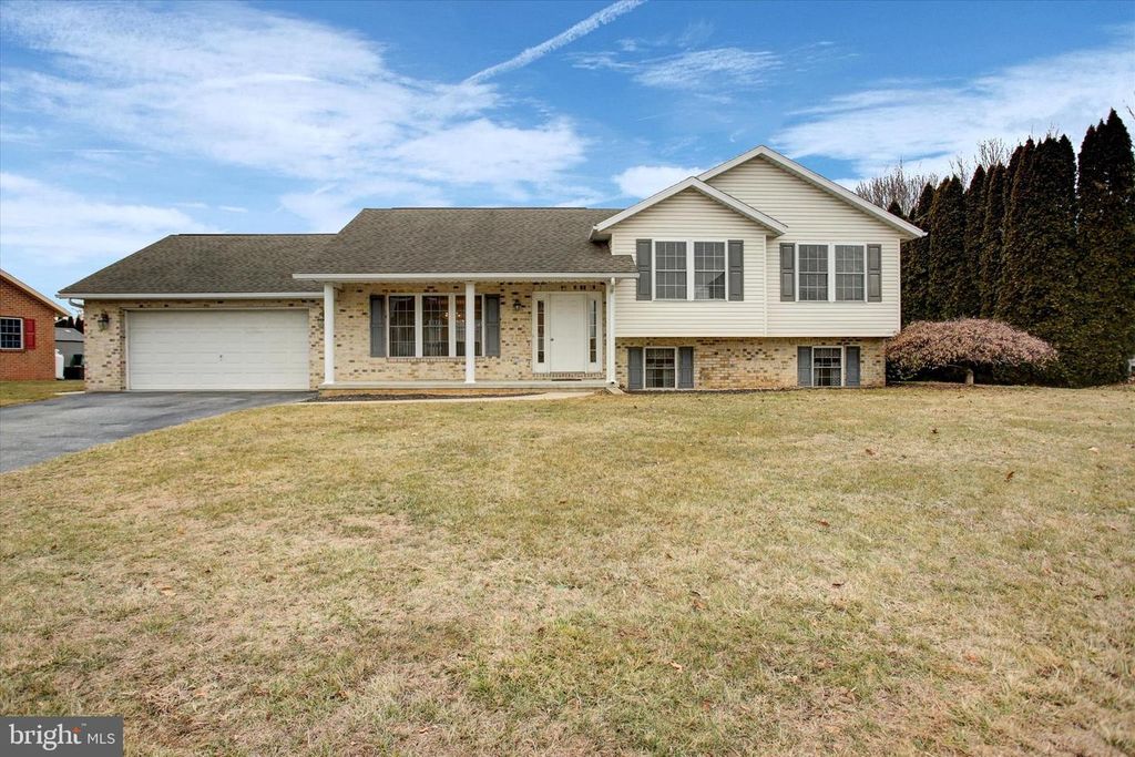 345 SUELINN DRIVE, Chambersburg, PA 17201