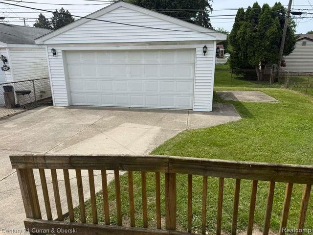 5665 Nightingale Street, Dearborn Heights, MI 48127