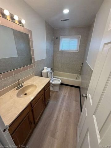 5665 Nightingale Street, Dearborn Heights, MI 48127
