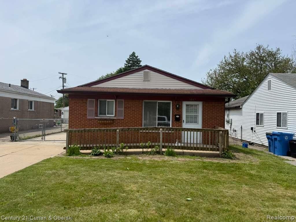 5665 Nightingale Street, Dearborn Heights, MI 48127