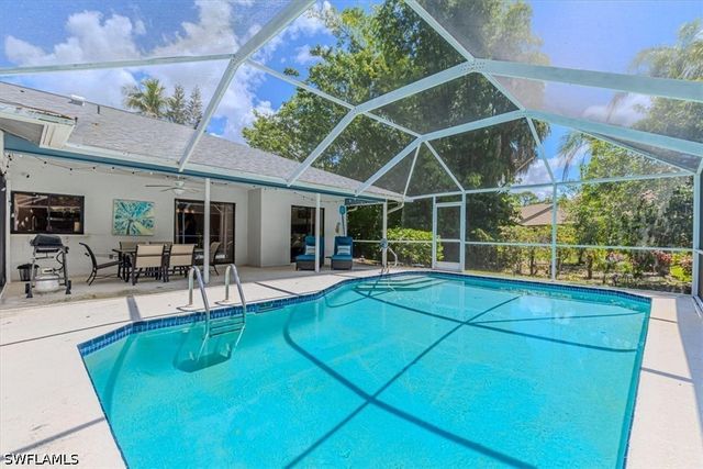4005 Brush LN, Naples, FL 34112
