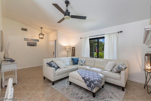 4005 Brush LN, Naples, FL 34112