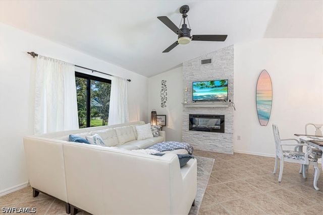 4005 Brush LN, Naples, FL 34112