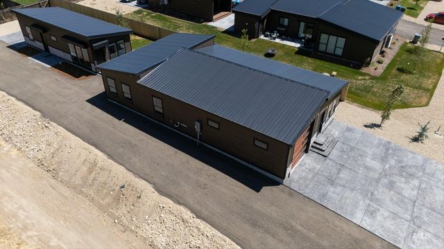 398 W London St, Middleton, ID 83644