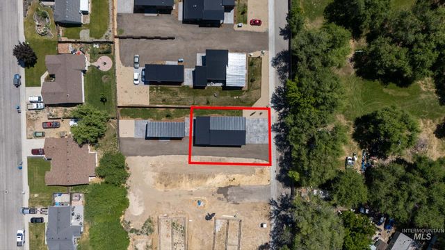 398 W London St, Middleton, ID 83644