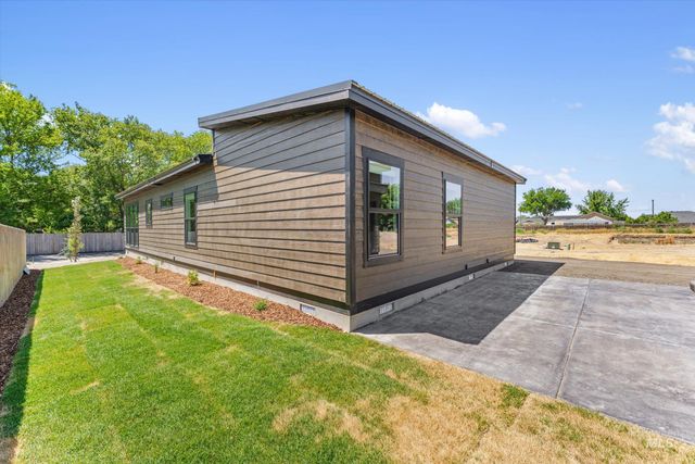 398 W London St, Middleton, ID 83644