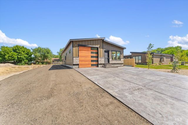 398 W London St, Middleton, ID 83644