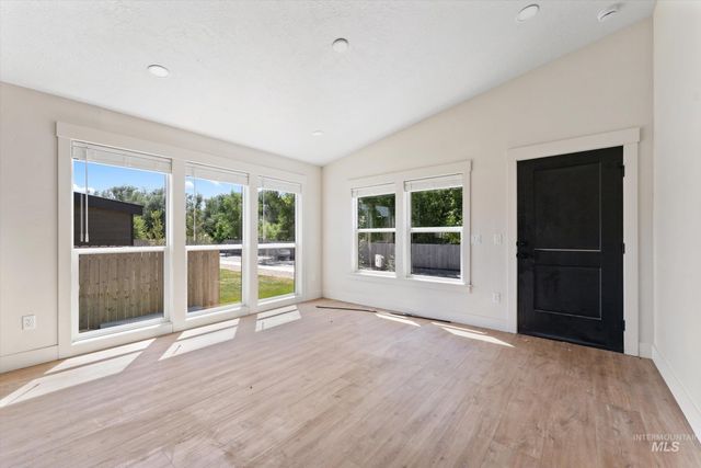 398 W London St, Middleton, ID 83644