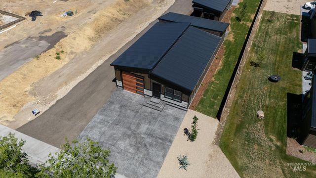 398 W London St, Middleton, ID 83644