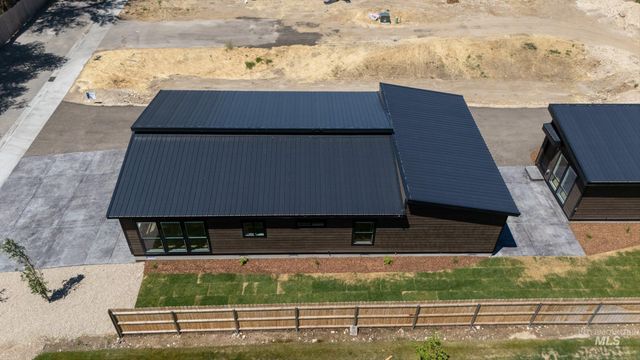 398 W London St, Middleton, ID 83644