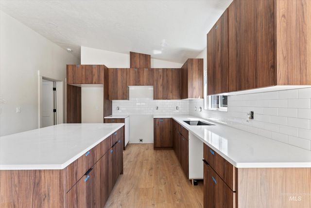 398 W London St, Middleton, ID 83644