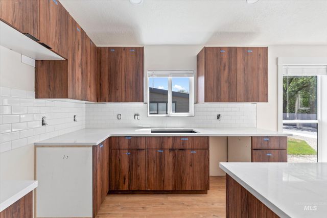 398 W London St, Middleton, ID 83644