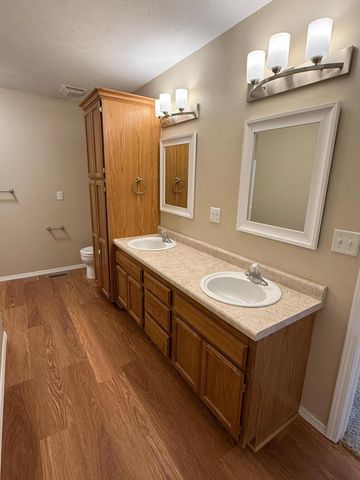 5717 S Shiloh Battle Court, Brookline, MO 65619