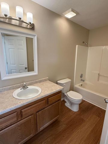 5717 S Shiloh Battle Court, Brookline, MO 65619