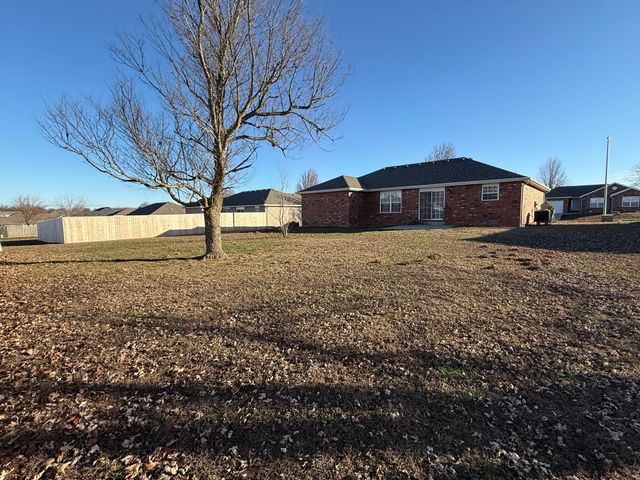 5717 S Shiloh Battle Court, Brookline, MO 65619