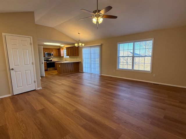 5717 S Shiloh Battle Court, Brookline, MO 65619