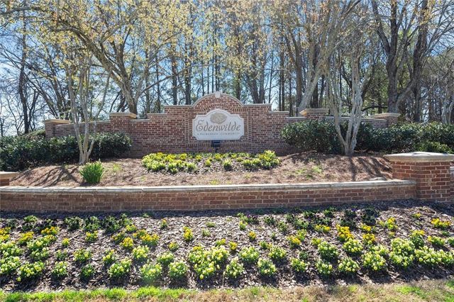 290 Wilde Green Drive, Roswell, GA 30075