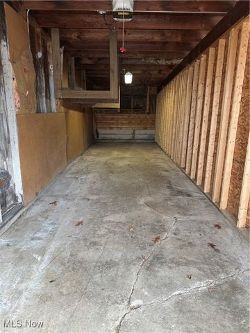 2771 Stark Drive, Willoughby Hills, OH 44094