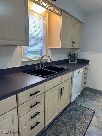 2771 Stark Drive, Willoughby Hills, OH 44094