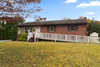 10 Filosi Road, East Lyme, CT 06333