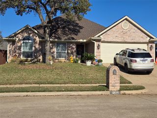 2514 Meadowview Drive, Corinth, TX 76210