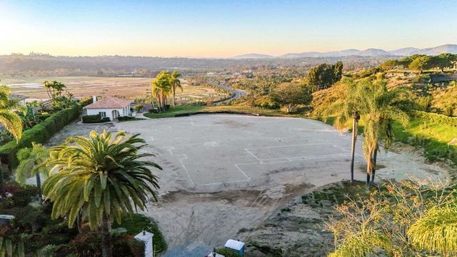 5910 Ladys Secret Ct, Rancho Santa Fe, CA 92067