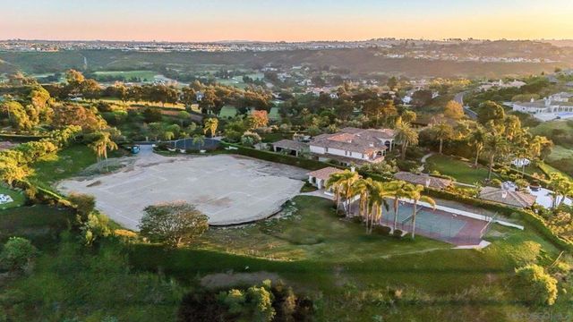 5910 Ladys Secret Ct, Rancho Santa Fe, CA 92067