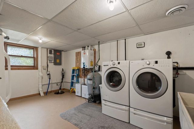 1712 E EDGEWOOD DRIVE, Appleton, WI 54913