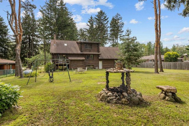 1712 E EDGEWOOD DRIVE, Appleton, WI 54913
