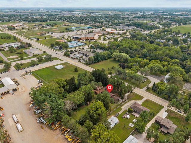 1712 E EDGEWOOD DRIVE, Appleton, WI 54913