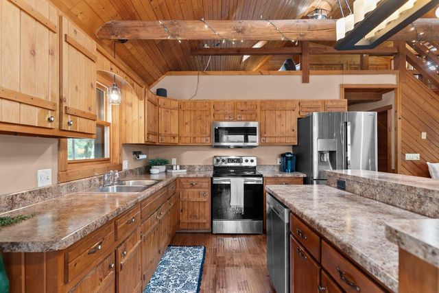 1712 E EDGEWOOD DRIVE, Appleton, WI 54913