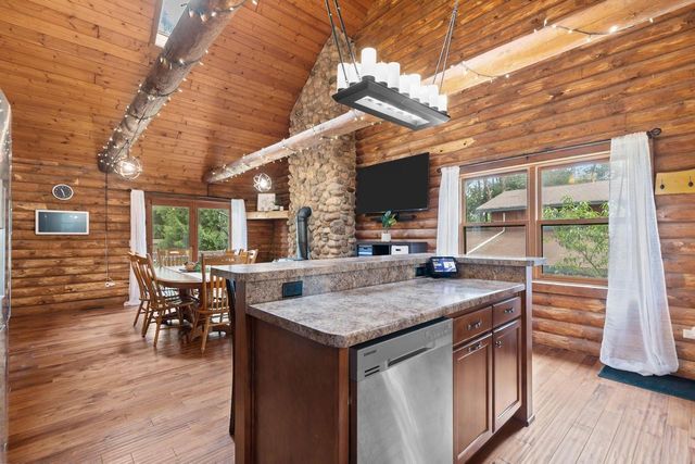 1712 E EDGEWOOD DRIVE, Appleton, WI 54913