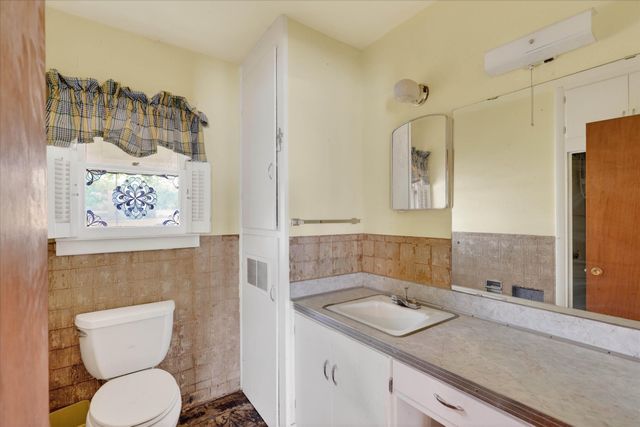 11740 East Court, Azle, TX 76020