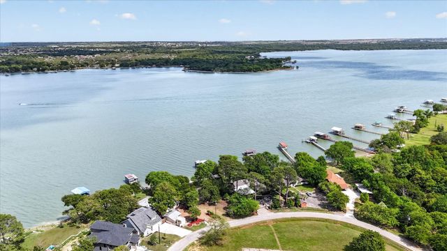 11740 East Court, Azle, TX 76020