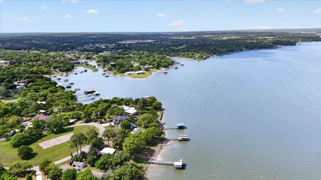 11740 East Court, Azle, TX 76020