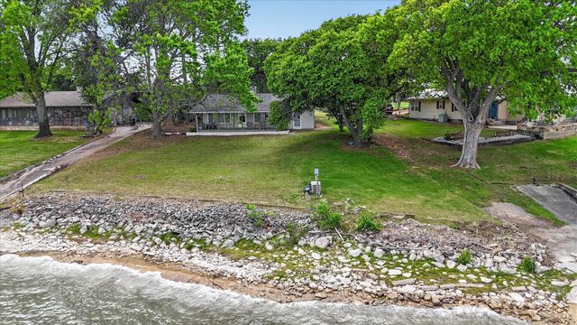 11740 East Court, Azle, TX 76020