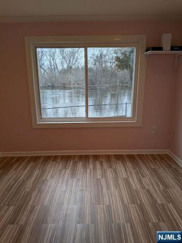 54 Riverview Circle, Little Falls, NJ 07424