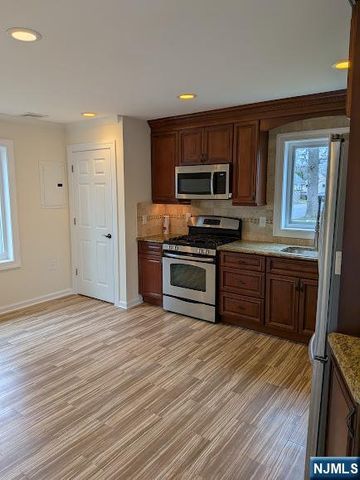 54 Riverview Circle, Little Falls, NJ 07424