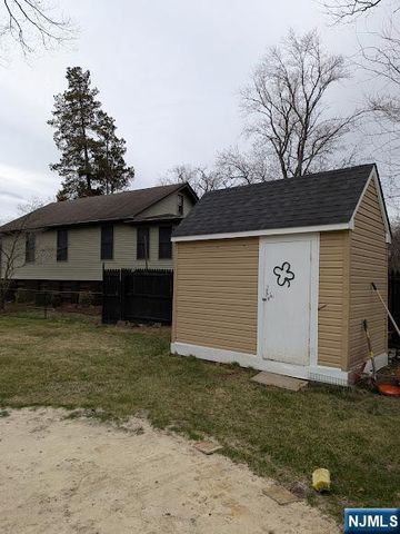 54 Riverview Circle, Little Falls, NJ 07424