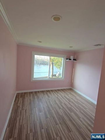 54 Riverview Circle, Little Falls, NJ 07424