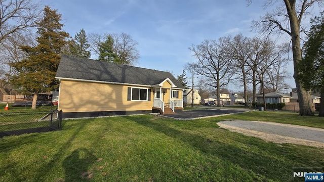 54 Riverview Circle, Little Falls, NJ 07424