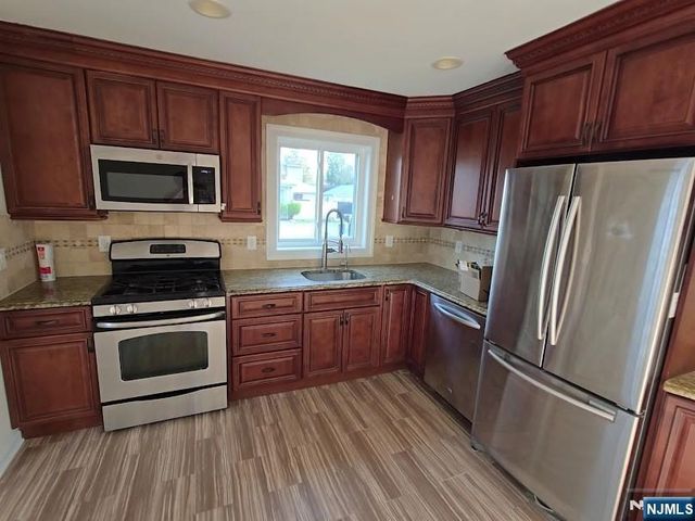 54 Riverview Circle, Little Falls, NJ 07424