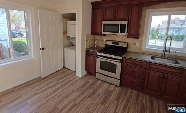 54 Riverview Circle, Little Falls, NJ 07424