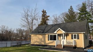 54 Riverview Circle, Little Falls, NJ 07424