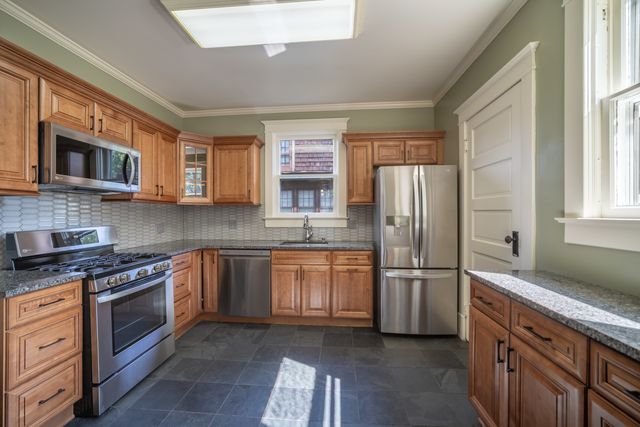 939 Prospect Street, Elgin, IL 60120