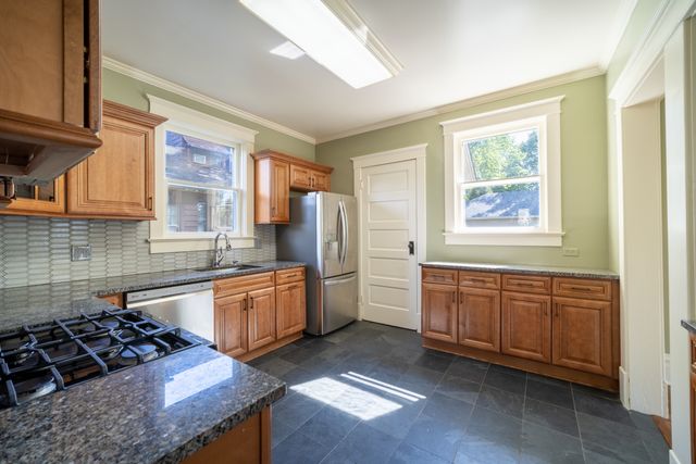 939 Prospect Street, Elgin, IL 60120