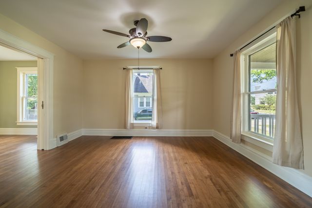 939 Prospect Street, Elgin, IL 60120