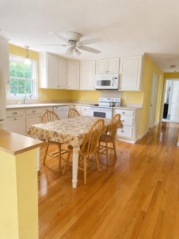 21 Harvest Drive, Hooksett, NH 03106