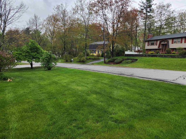 21 Harvest Drive, Hooksett, NH 03106